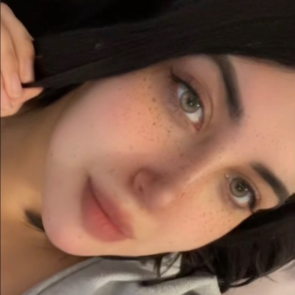 Meet your Posher, Kyra - Picture 1 of 1